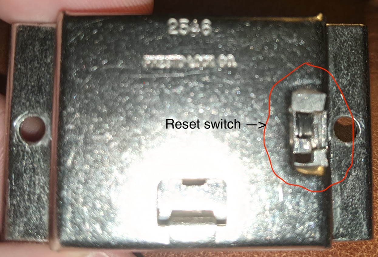 Lock Bypass on a Zero Halliburton Centurion Elite Briefcase DC540