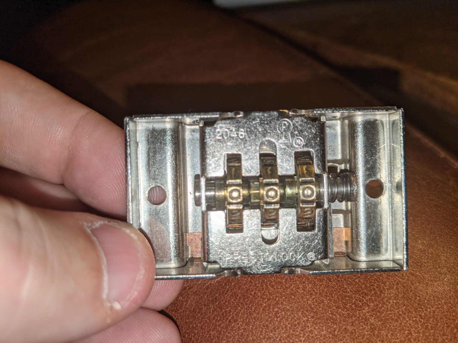 Lock Bypass on a Zero Halliburton Centurion Elite Briefcase DC540